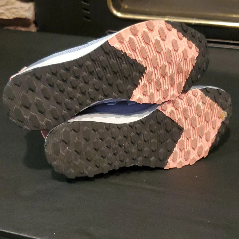 EUC New Balance Fresh Foam Arishi - Picture 6 of 11